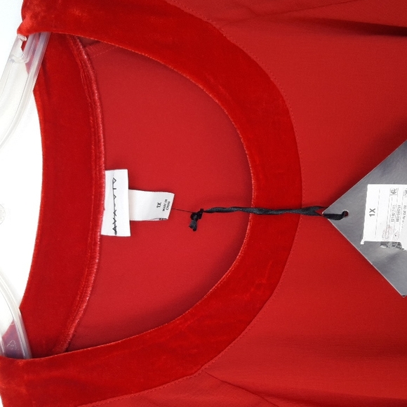 Nwt's  Ava & Viv NWT beautiful red blouse Size 1x - Picture 4 of 9